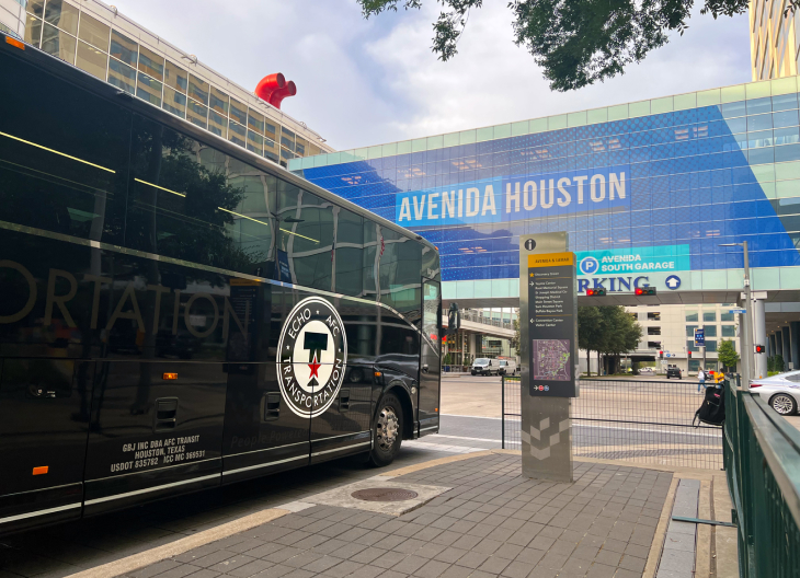 George Bush Intercontinental Airport and William P. Hobby Airport Charter Bus Service